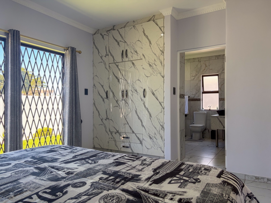 4 Bedroom Property for Sale in Country Club Western Cape